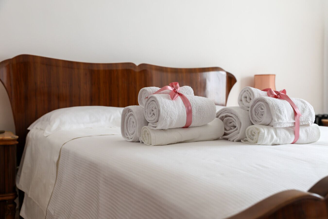 Bureau, Wi-Fi, draps fournis