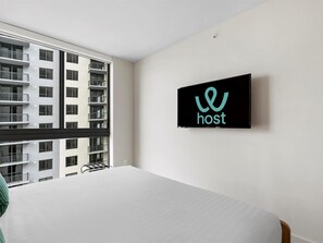 1 bedroom, iron/ironing board, WiFi, bed sheets - 1BR | FIFA Fan Fest | Rooftop Pool & Jacuzzi (Miami)