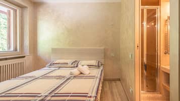 1 Schlafzimmer, Schreibtisch, WLAN, Bettwäsche