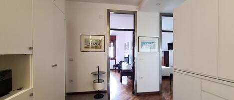 1 quarto, escrivaninha, Wi-Fi, roupa de cama