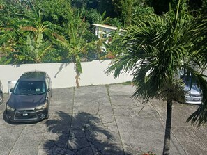 Property grounds - Golden Arrow Inn (Gros Islet)