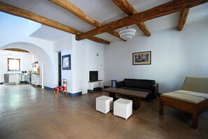 Télévision, cheminée