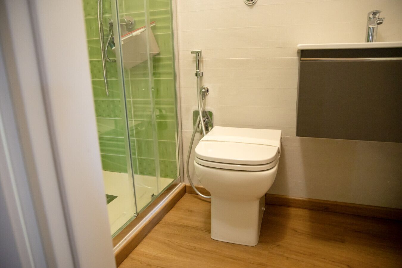 Sèche-cheveux, serviettes fournies