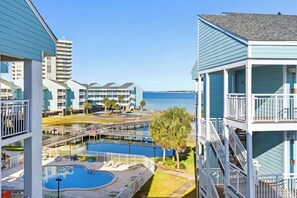 Pool - 🌞🌴Baywatch G9 | Water Views + Walk to Beach | Handicap Accessible (Pensacola Beach)