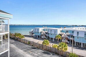 Property grounds - 🌞🌴Baywatch G9 | Water Views + Walk to Beach | Handicap Accessible (Pensacola Beach)