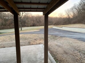 Property grounds - quiet home on dead end street  10 minutes from k.c., on 7 acres sleeps up to 10 (Kansas City)