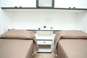 Family Apartment, Balcony, Beach View | Iron/ironing board, free WiFi - La casetta sul mare  (San Lucido)