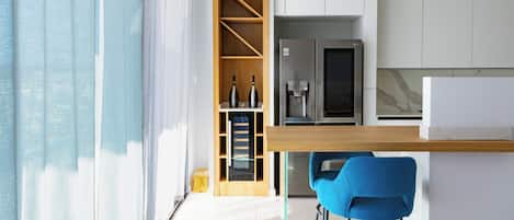 Basic Apartment, City View