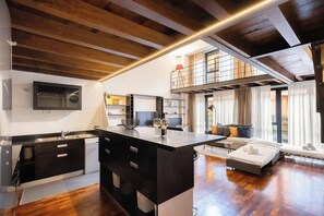 Interior - Loft Bandiello by BarbarHouse (Milano)