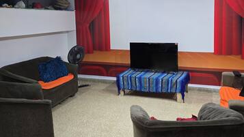 Comfort Room | Living area