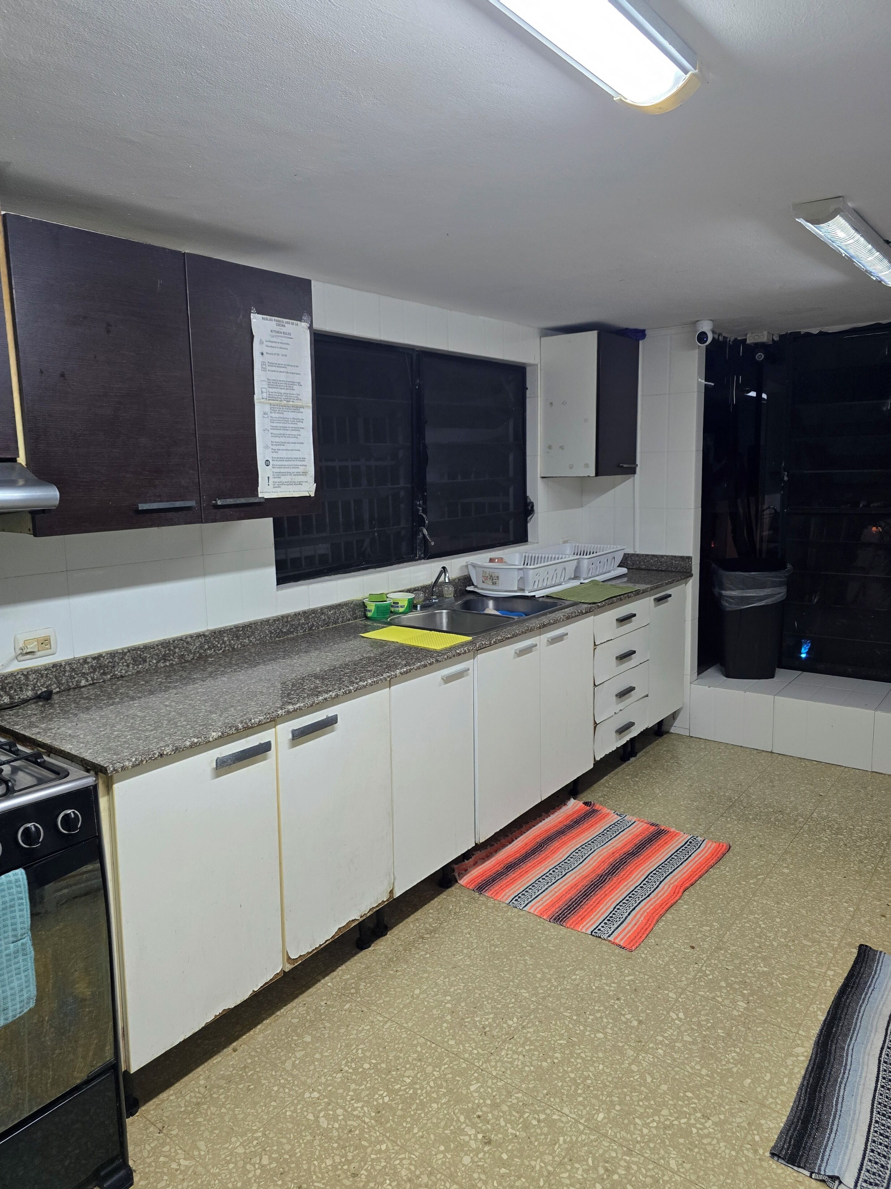 Comfort Room | Private kitchen | Shared fridge, microwave