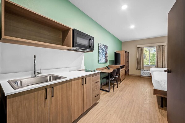 Private kitchen - Echo Suites Extended Stay By Wyndham Bozeman (Bozeman)