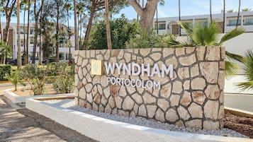 Fachada de la propiedad