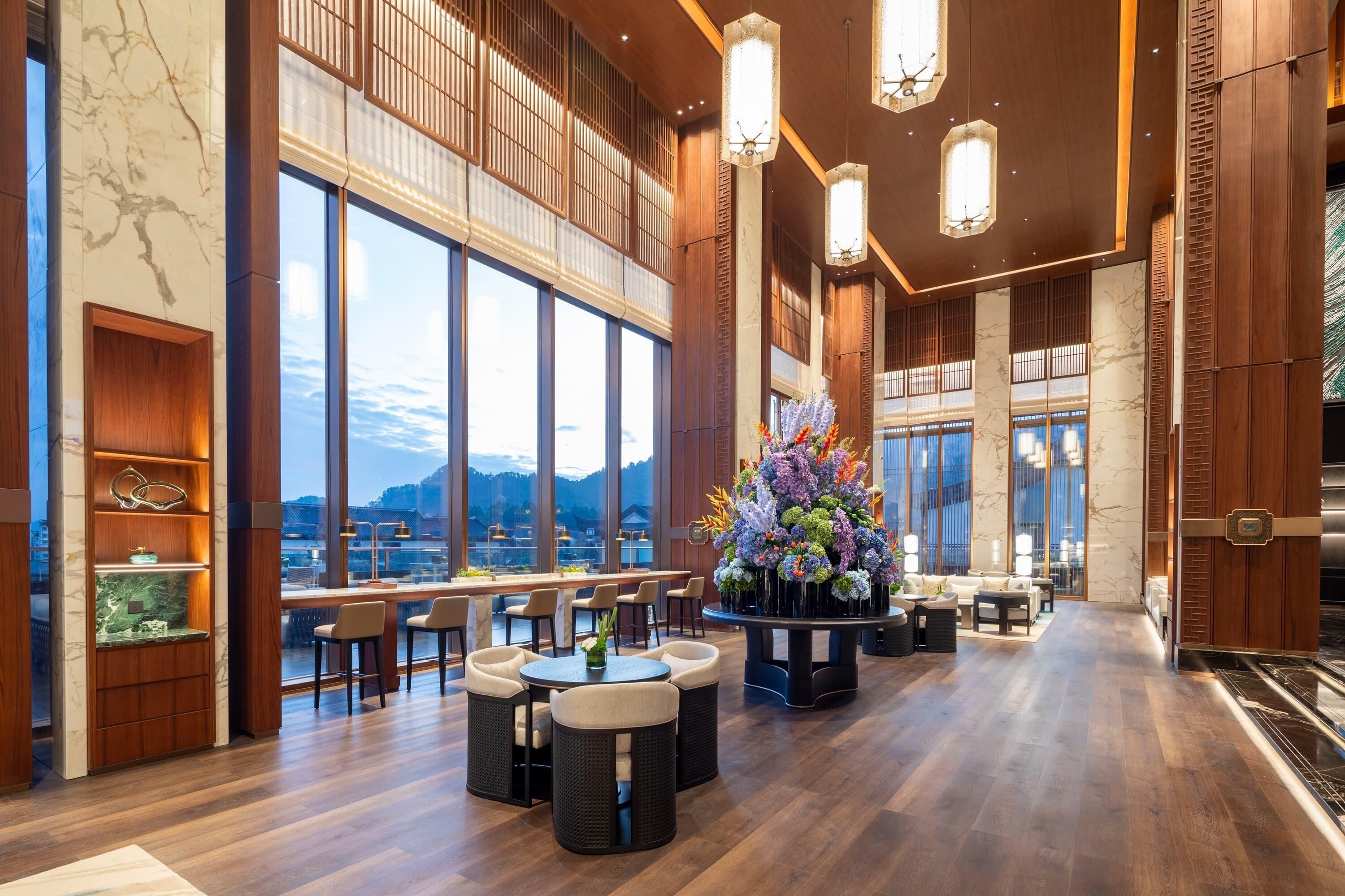 Lobby lounge