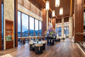 Lobby-Lounge