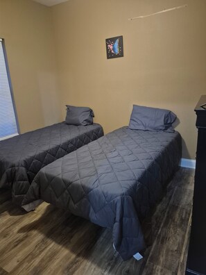 3 bedrooms, iron/ironing board, free WiFi, bed sheets