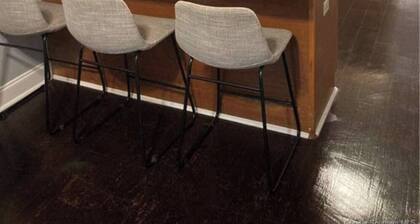 Quiet Oasis In A Cul-De-Sac