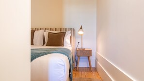 1 bedroom, iron/ironing board, free WiFi, bed sheets - Deluxe Design 1BR w/ Terrace by LovelyStay (Porto)