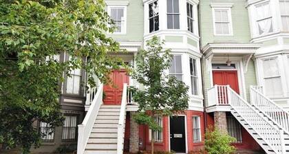 Serene 2-bedroom condo steps from Forsyth Park in charming Savannah