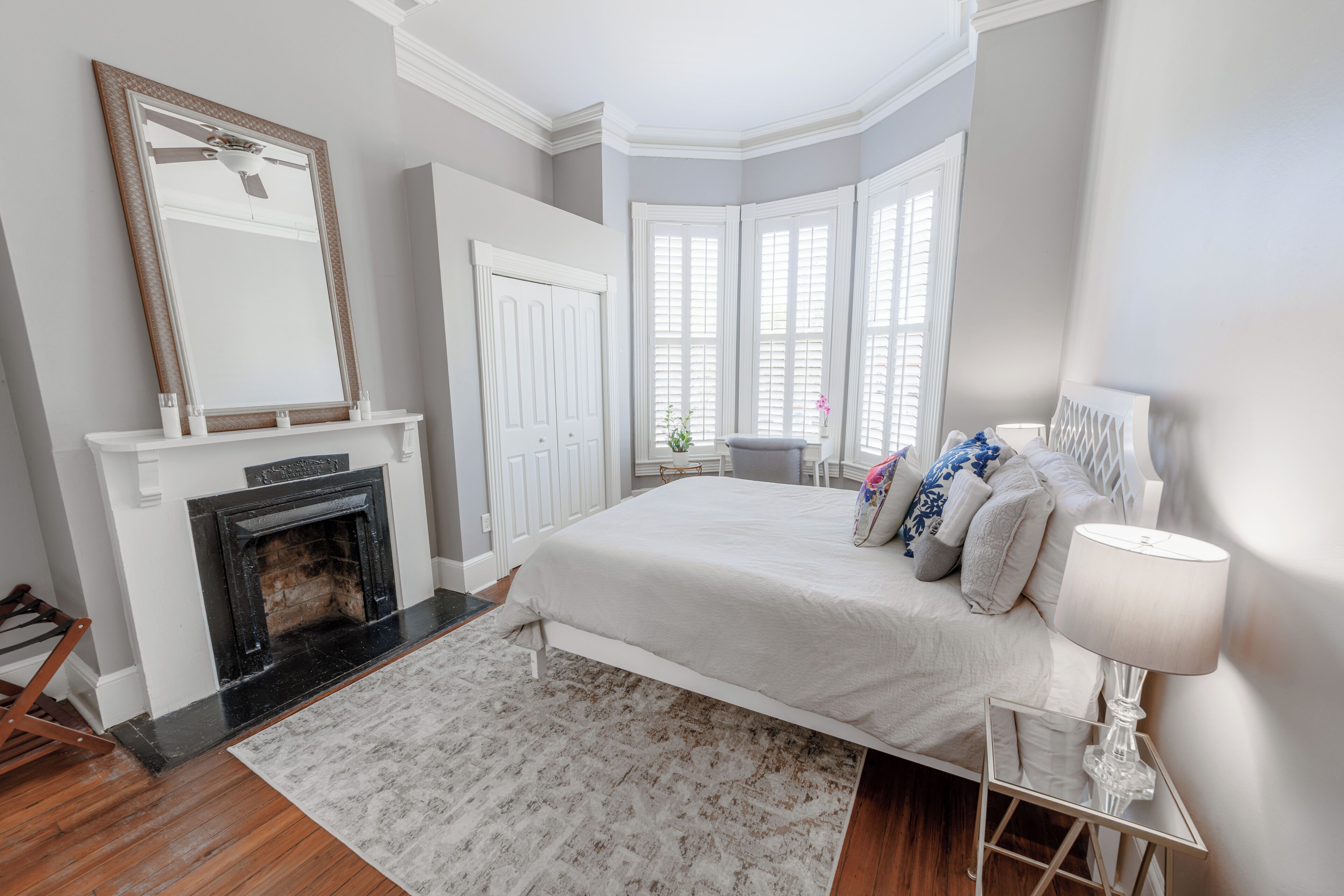 2 多间卧室、熨斗/熨衣板、WiFi、床单