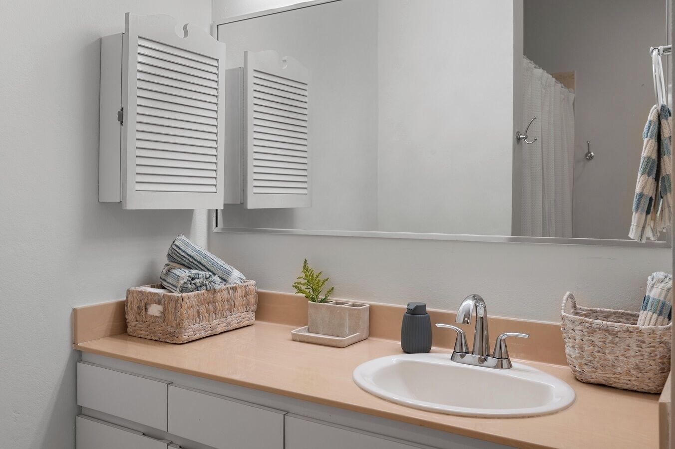 Apartamento luxo, sacada | Banheiro | Produtos de toalete grátis, toalhas de banho, sabonete, shampoo