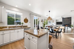 Dining - Wren by Nest Villas | Private Pool, Spa & Firepit (Indio)