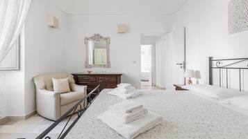 3 bedrooms, iron/ironing board, internet, bed sheets