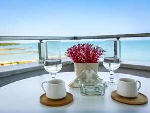 Outdoor dining - Sofia Beach Residence (Trabzon)