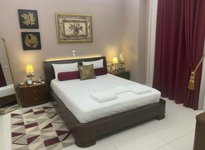 Tabla de planchar con plancha, Internet, ropa de cama