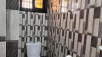 Toallas, jabón, papel de baño