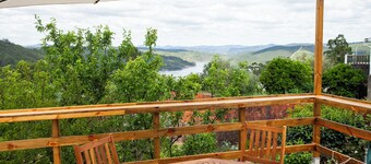 Cozy house with magnificent views over the River Zêzere.