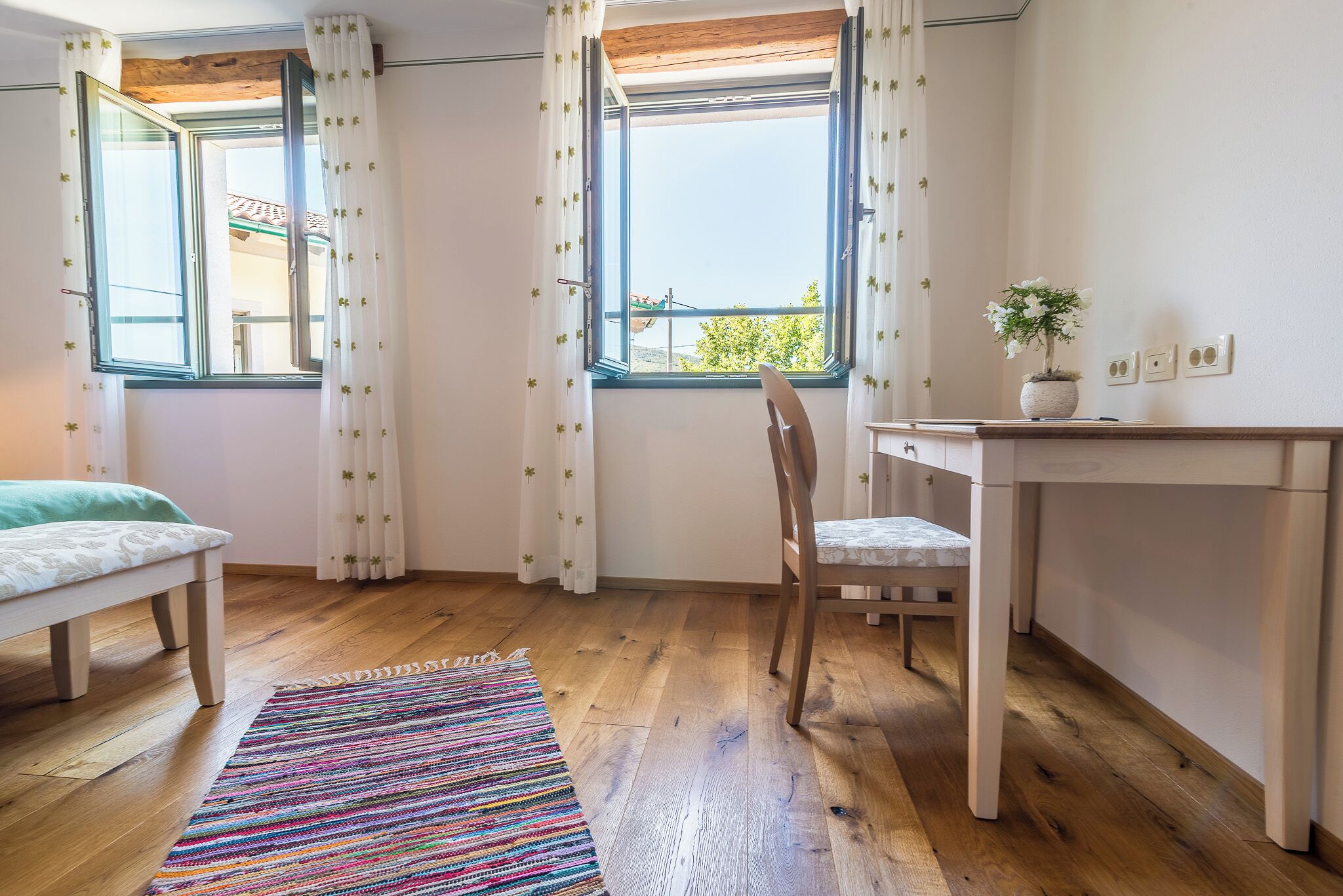 ห้องซูพีเรียสวีท | โต๊ะทำงาน, Wi-Fi ฟรี, ผ้าปูที่นอน