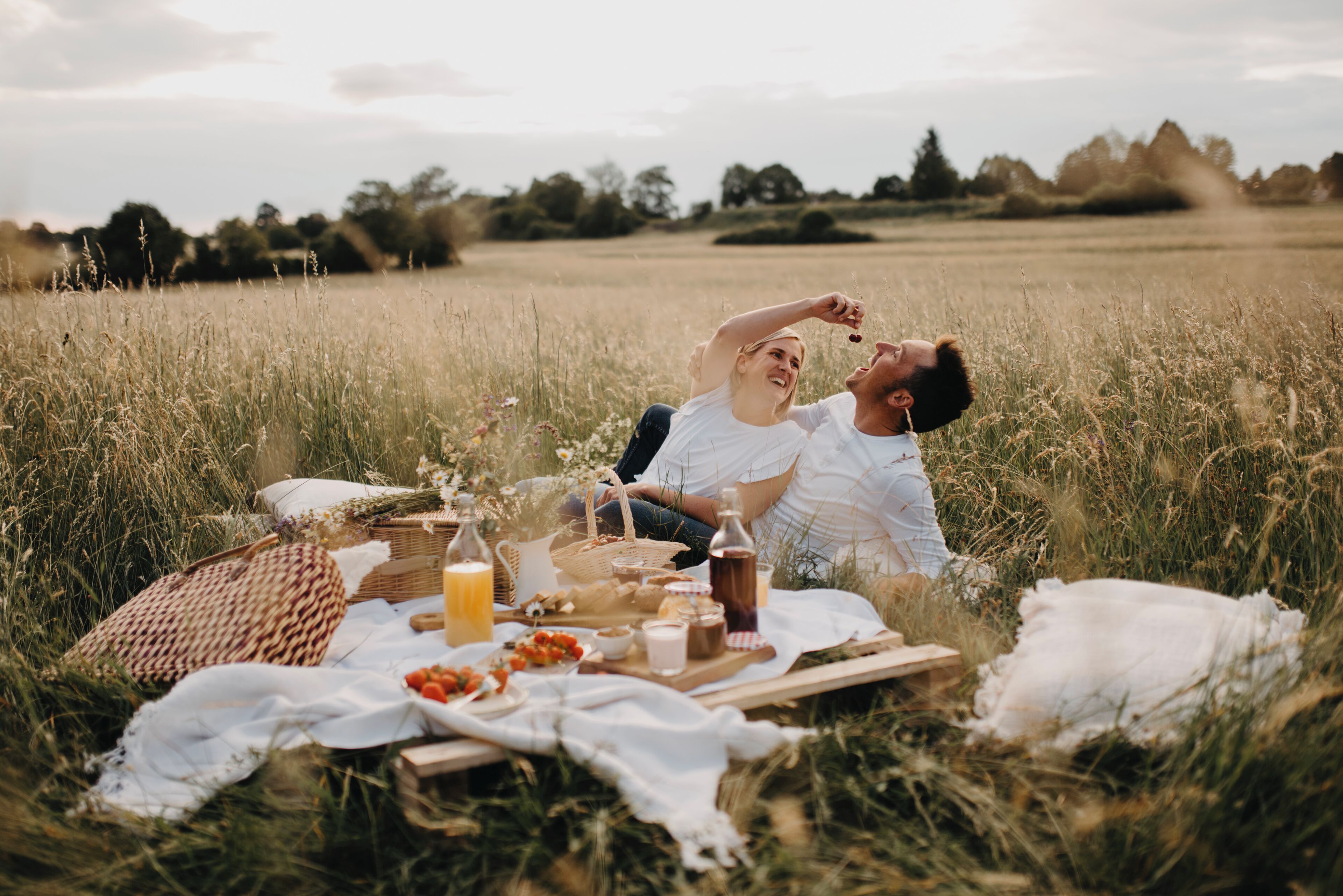 Lunch, dinner served; Regional cuisine, garden views 