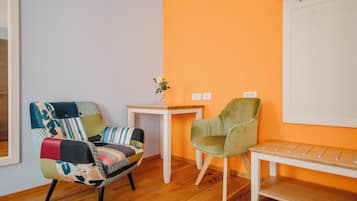 Desk, free WiFi, bed sheets