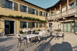 Lunch, dinner served; Regional cuisine, garden views 