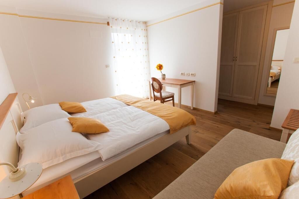 Signature Double Room, Balcony | Desk, free WiFi, bed sheets