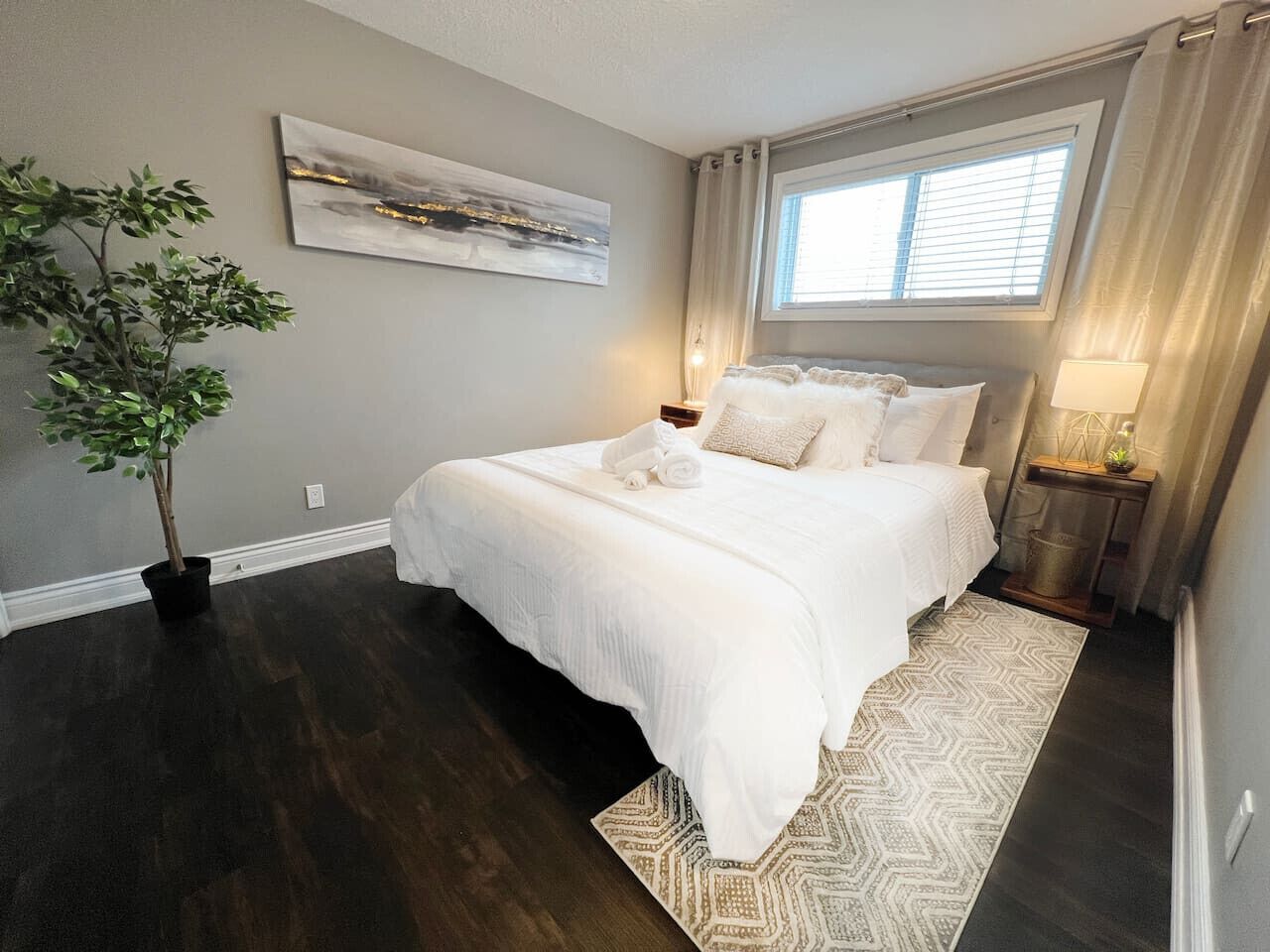 Bureau, Wi-Fi, draps fournis