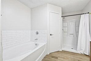 Shower, hair dryer, towels, shampoo - Luxury Living w/ Backyard Pool Oasis (5-BD/3-BA) (Midlothian)