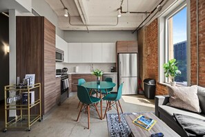 Interior - Modern Dallas Stay with Pool, Laundry & Valet Parking (Dallas)