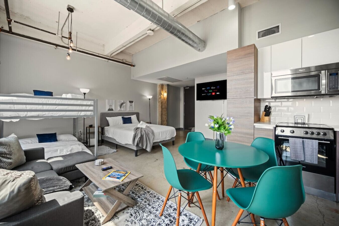 Desk, iron/ironing board, travel cot, WiFi