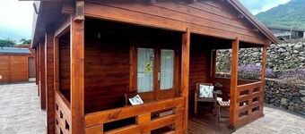 Betenama - Rustic Hideaway with Pool & Garden