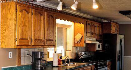 Perfect Family Getaway: 4-Bedroom Home in the Country