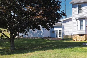 Exterior - Perfect Family Getaway: 4-Bedroom Home in the Country (Lowell)