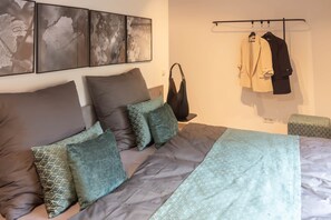 1 chambre, fer et planche à repasser, Wi-Fi, draps fournis
