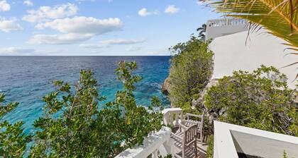 Sunset House, Coral Estate