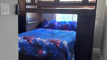 3 bedrooms, free WiFi, bed sheets