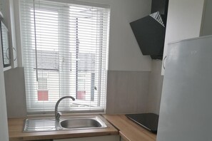 Private kitchen - 1-bed Apartment Near Coventry Hospital (Coventry)