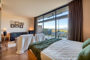 1 bedroom, free WiFi, bed sheets - GUALTA GOLF: Charming apartment located within the Empordà Golf of Gualta. (Gualta)