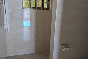 Dusche, Haartrockner, Seife