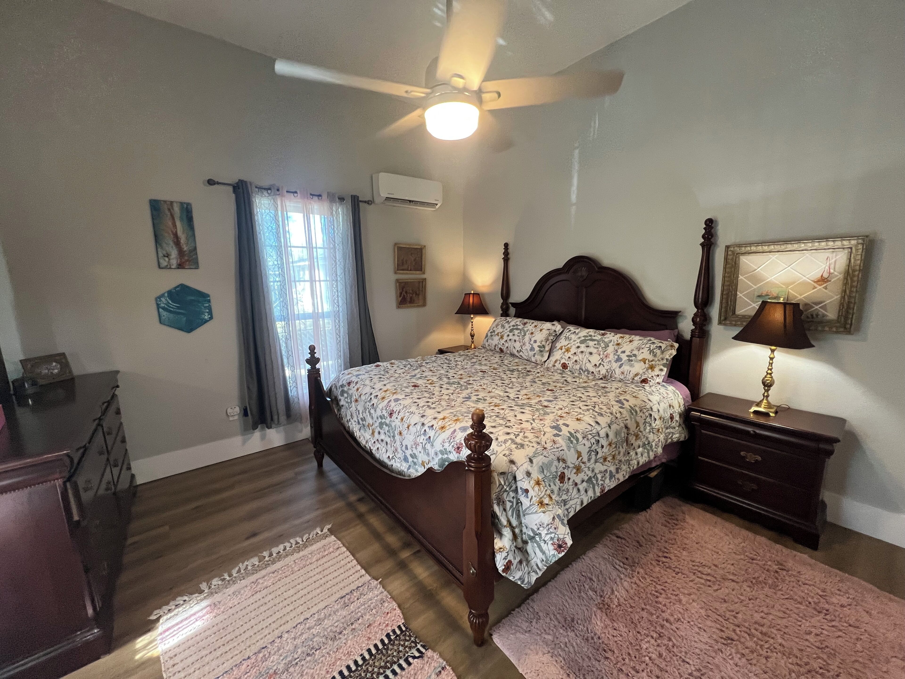 1 soverom, skrivebord, strykejern/-brett og wi-fi (inkludert)